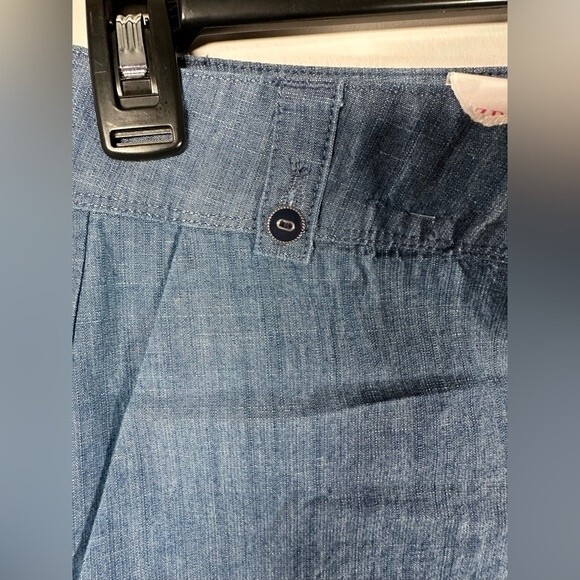Issac Mizrahi Shorts Tailored Chambray Cotton Denim blue short size 4 women’s - Picture 10 of 10